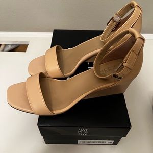 Naturalizer Soft Nude Heel